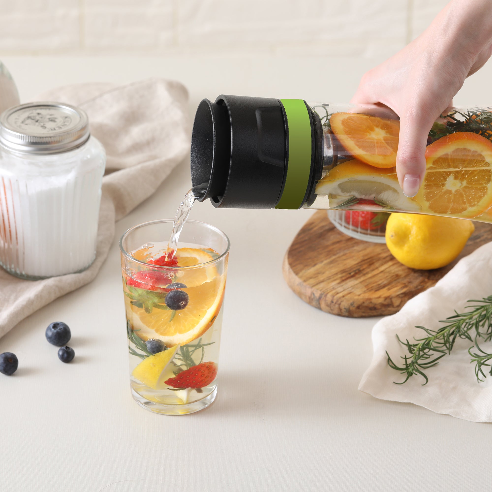 THAT Inventions TRO Trios Decanter Brewer Carafe in Green